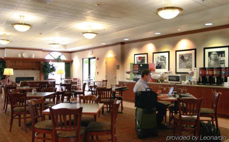 Hampton Inn Council Bluffs Restaurant photo